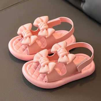 Новинка 2023 года, детские сандалии с бантом, Летняя новая Дышащая пляжная обувь Принцессы с мягкой подошвой для девочек